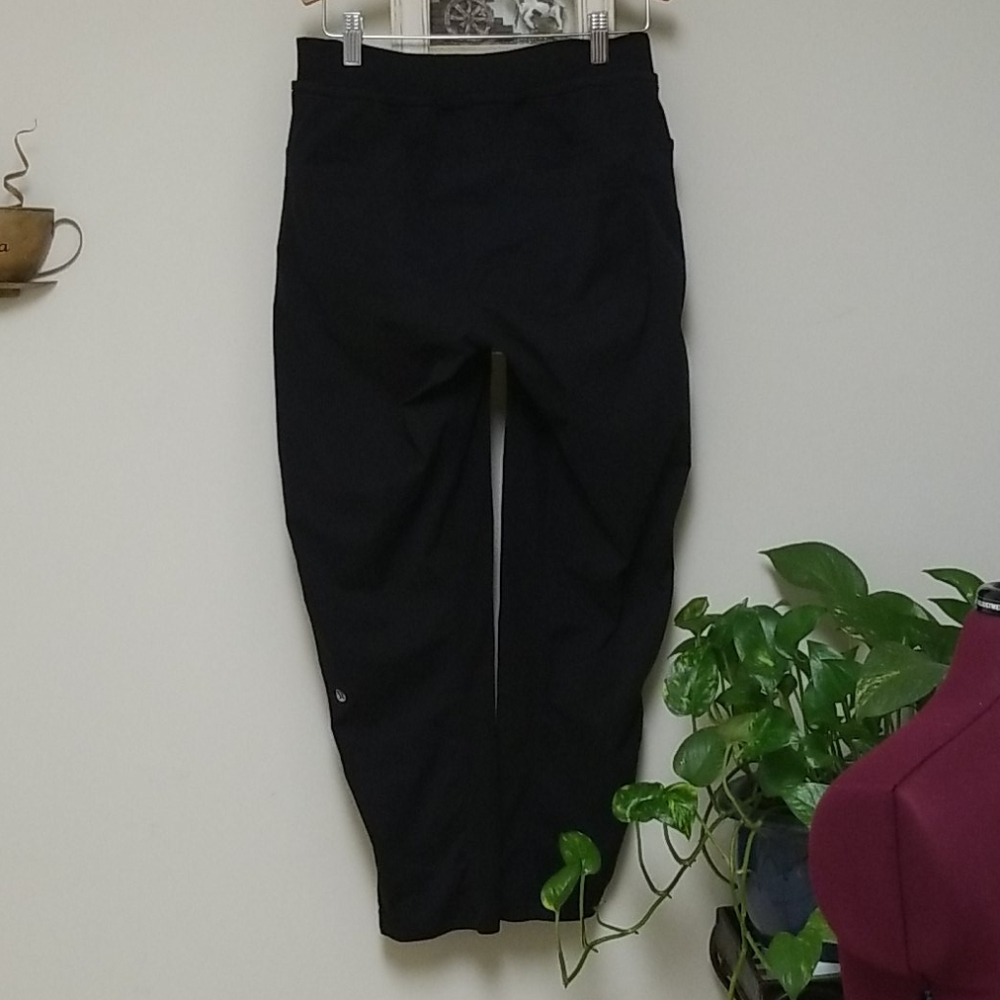 Lululemon Women's Capris Size 4 - Picture 3 of 11